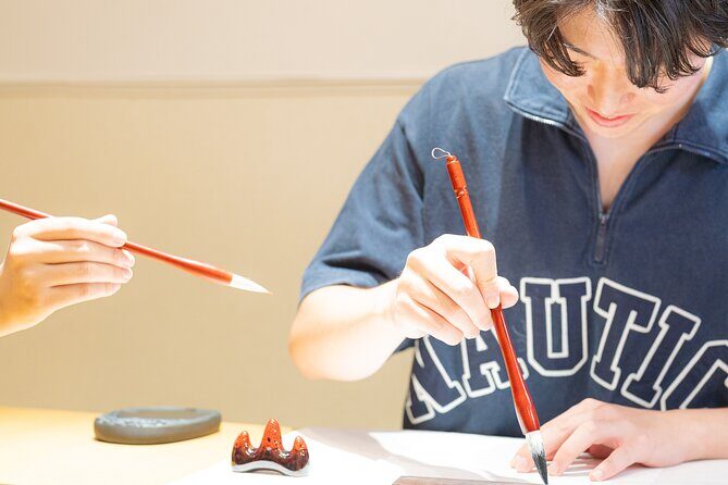 Tokyo: Calligraphy Experience at Japanese Room in Shibuya - Japanese calligraphy in Shibuya: what the hour actually feels like