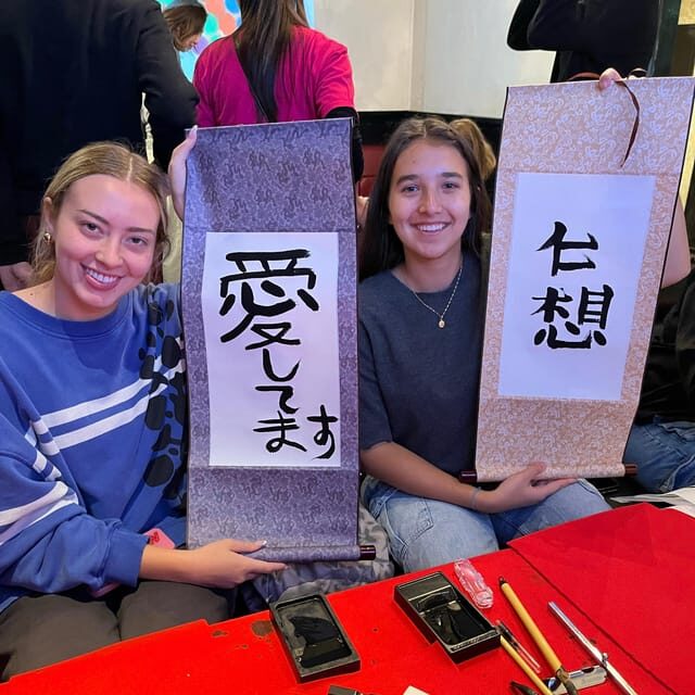 Tokyo: Calligraphy on Kanji Fan & Scroll with Drink - Who this calligraphy class is best for (and a quick reality check)