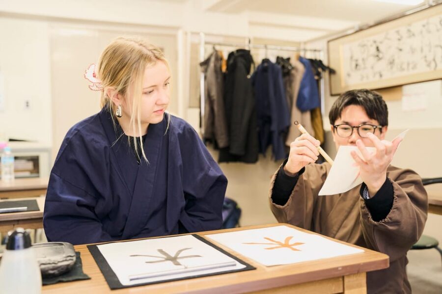 Tokyo: Calligraphy Workshop & Original T-Shirt Creation - Duration And Scheduling: 2 Hours That Don’t Drag