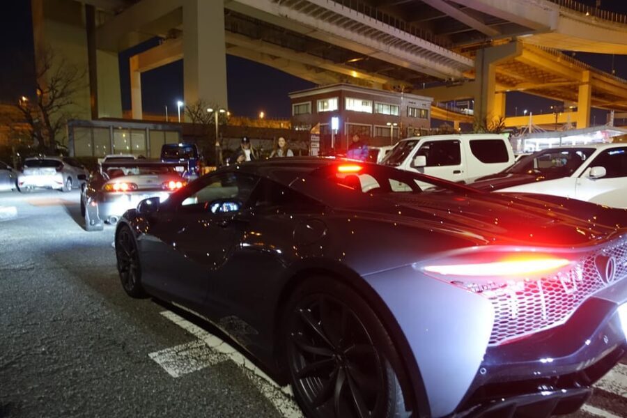 Tokyo: Daikoku Car Meet Tour at Night with JDM Guides - English guide energy: big difference between seeing and understanding