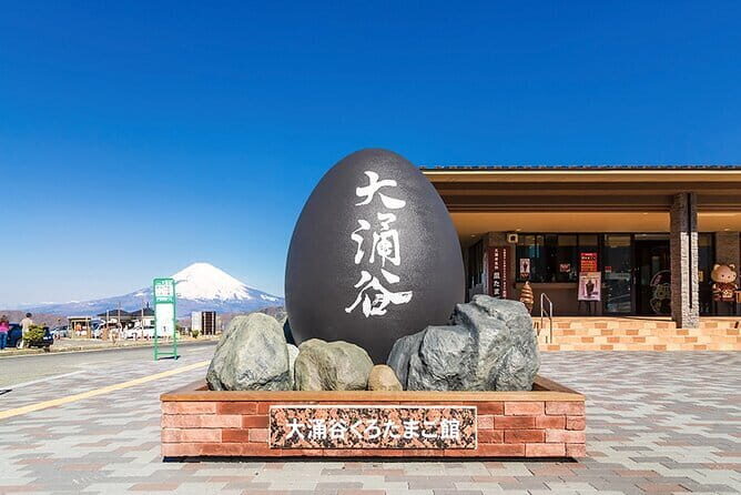 Tokyo Day Tour in Mt. Fuji, Lake Ashi Cruise and Owakudani Cable - Hakone Shrine and the Torii on Lake Ashi: A Gentle Start