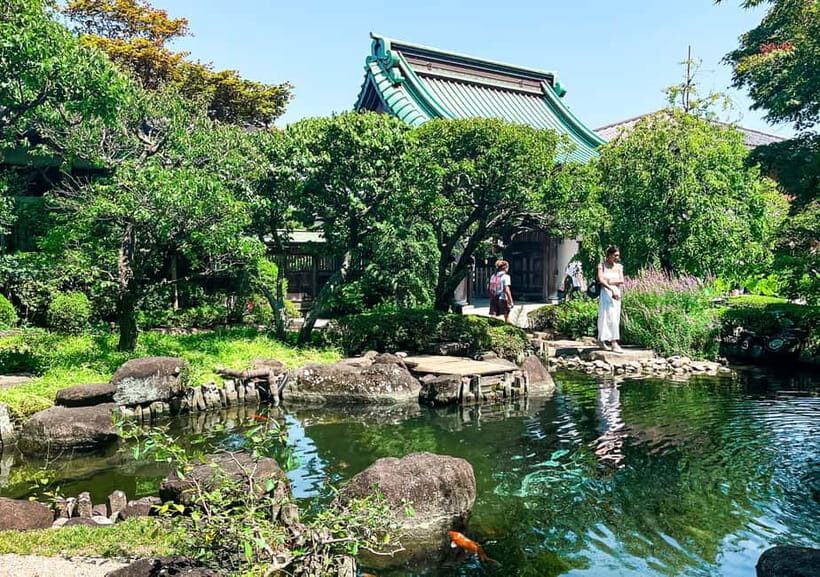 Tokyo: Day Trip to Kamakura in Spanish - Spanish - The main shopping street: lunch and browsing with breathing room