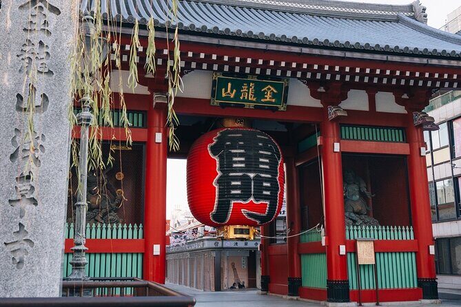 Tokyo Early Morning Tour Asakusa Meiji Shrine (Private Opt) - Tsukiji Fish Market: outer market sights and snackable culture