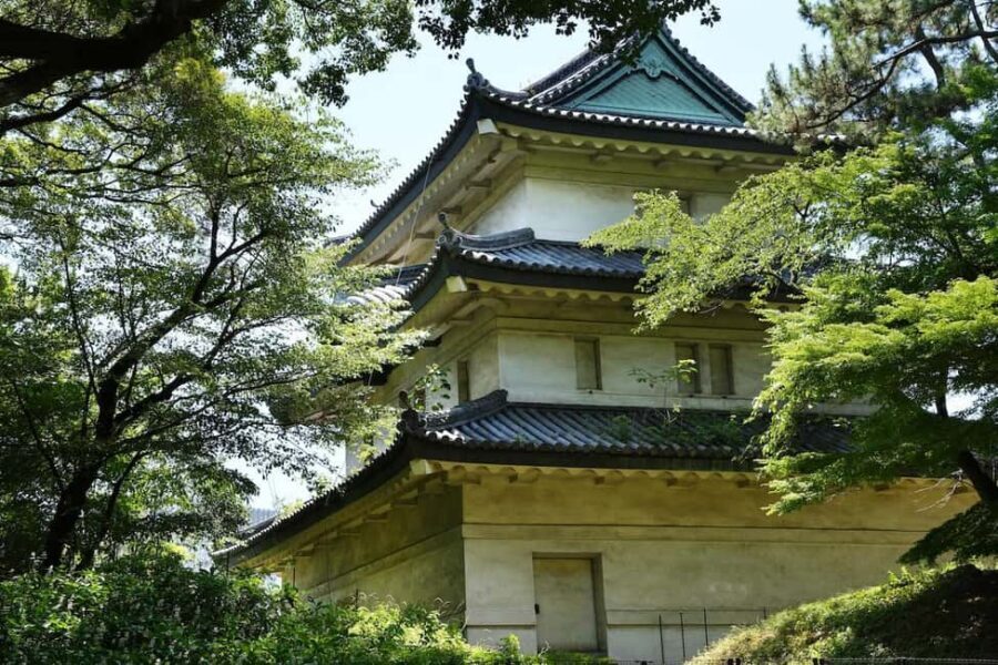 Tokyo: Edo Castle and Imperial Palace Guided Walking Tour - Sakurada-mon and the gate-to-gate way of thinking
