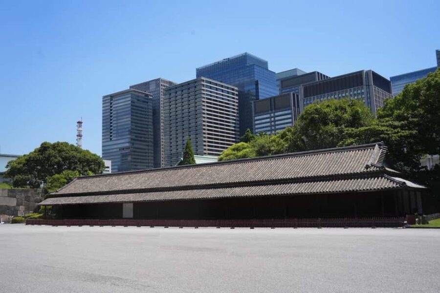 Tokyo: Edo Castle and Imperial Palace Guided Walking Tour - Ote-Sanno Gate Ruins, Hyakunin Bansho, and the politics of daily control