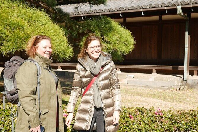 Tokyo, Edo Castle & East Garden of the Imperial Palace Tour - The guide factor: what you gain from a human on the route