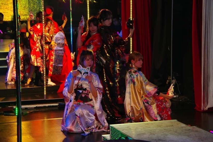 Tokyo: Entertaiment bar NEST - Go-Go and Pole Dancing: The Main Event