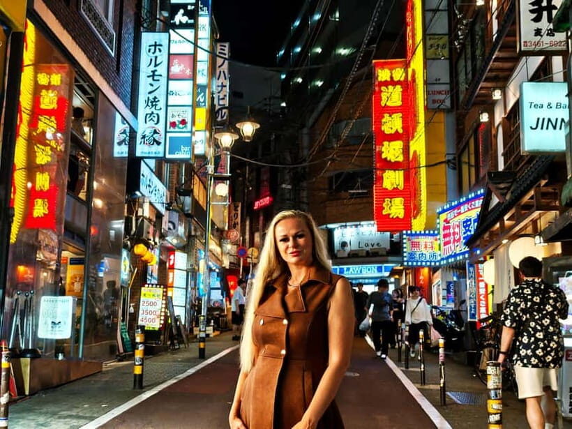 Tokyo: Evening Tour - Temples, Neon Streets & Culture - Asakusa after sunset: lanterns on the oldest-temple area