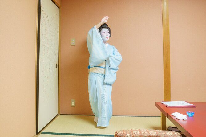 Tokyo: Exclusive Geisha Dinner Experience - Meeting Point at FamilyMart Kagurazaka-shita and the 7:30 pm Start