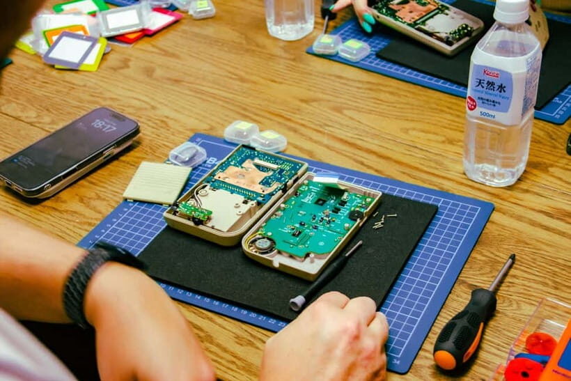 Tokyo: Gameboy Mod Workshop at Akihabara - Build Time: Disassembly, Reassembly, and Getting It Right