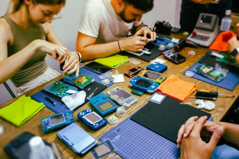 Tokyo: Gameboy Mod Workshop at Akihabara - What You Actually Do During the 2 Hours