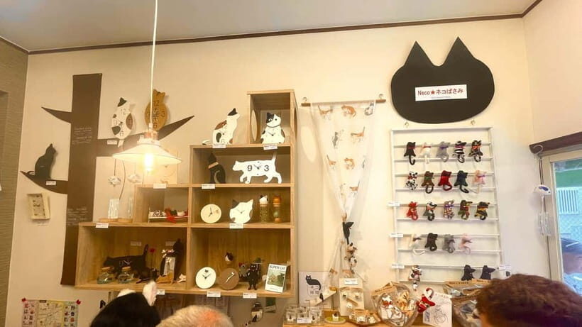 Tokyo: Gotokuji Cat Temple, Shinjuku Cat Cafe & 3D Cat Tour - Cat Town items and cat sweets: don’t skip the small stores