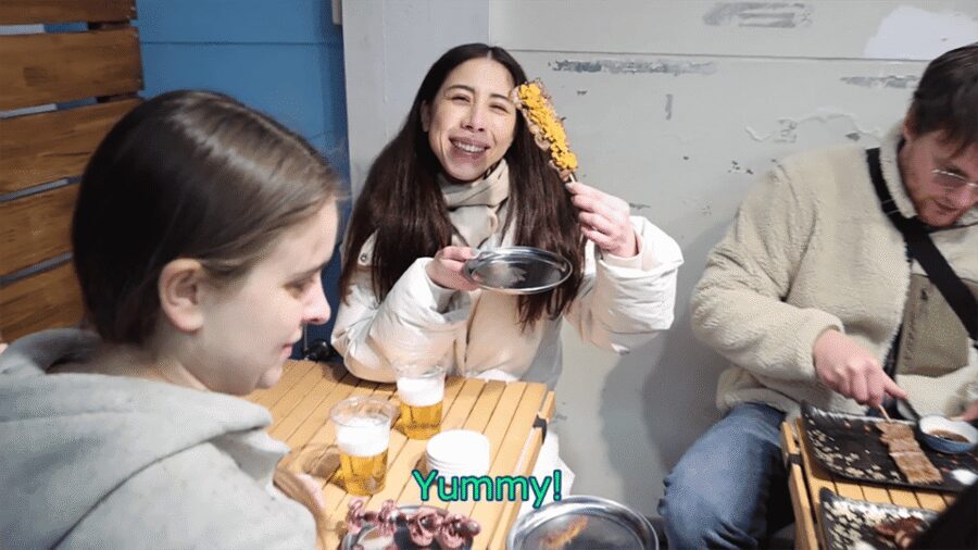 Tokyo: Guided Walking Tour of Tsukiji Market with Lunch - How the tour moves: pacing for 10 people in 165 minutes