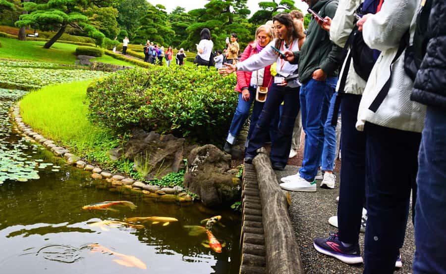 Tokyo: Imperial Palace, the history of Japan (ENGLISH GUIDE) - Meeting at Starbucks near Wadakuramon Fountain Park
