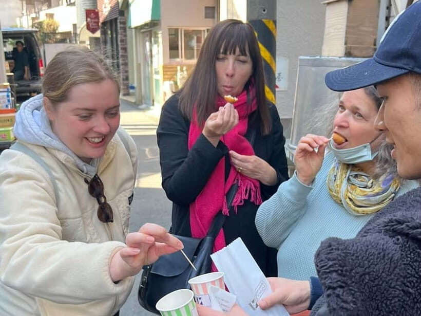 Tokyo: Imperial Palace with Nostalgic Alley Kagurazaka tour - Quick coffee reset at Aomi Coffee Kudanshita