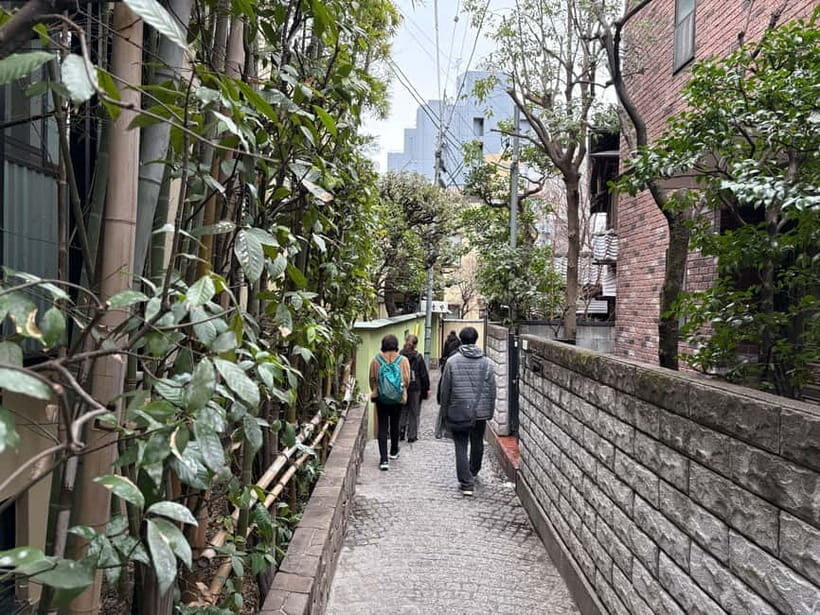 Tokyo: Imperial Palace with Nostalgic Alley Kagurazaka tour - Where the tour ends: Kagurazaka Three-Chome for an easy next step