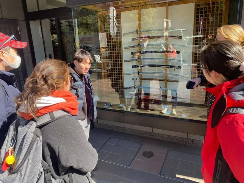 Tokyo: Imperial Palace with Nostalgic Alley Kagurazaka tour - Ote-Mon Gate and Ninomaru Garden: what the outer grounds can teach you