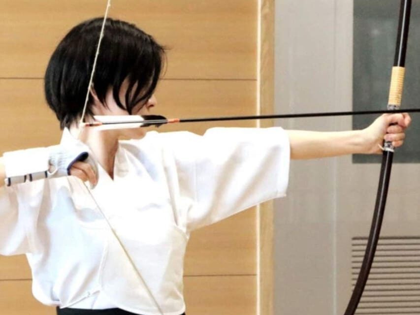 Tokyo: Japanese Archery (Kyudo) Experience - Small group of 5: the difference between waiting and getting coached