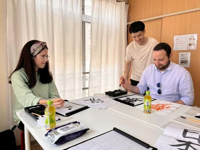 Tokyo: Japanese Calligraphy Lesson with Skilled Instructor - The Lesson Flow: From Practice Strokes to a Finished Piece