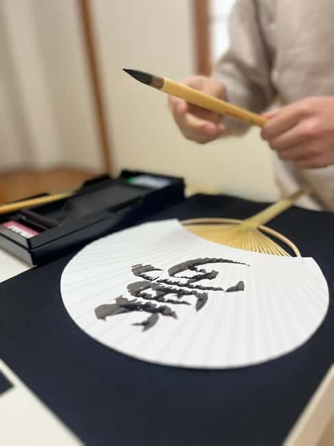 Tokyo: Japanese Calligraphy Lesson with Skilled Instructor - Uchiwa, Shikishi, or Kakemono: Turn Your Calligraphy Into a Real Souvenir
