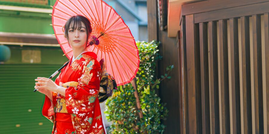 Tokyo : Kimono Rental in Asakusa Provided by RikaWafuku - Women’s Hair Set and Obi Help: Where the Details Show
