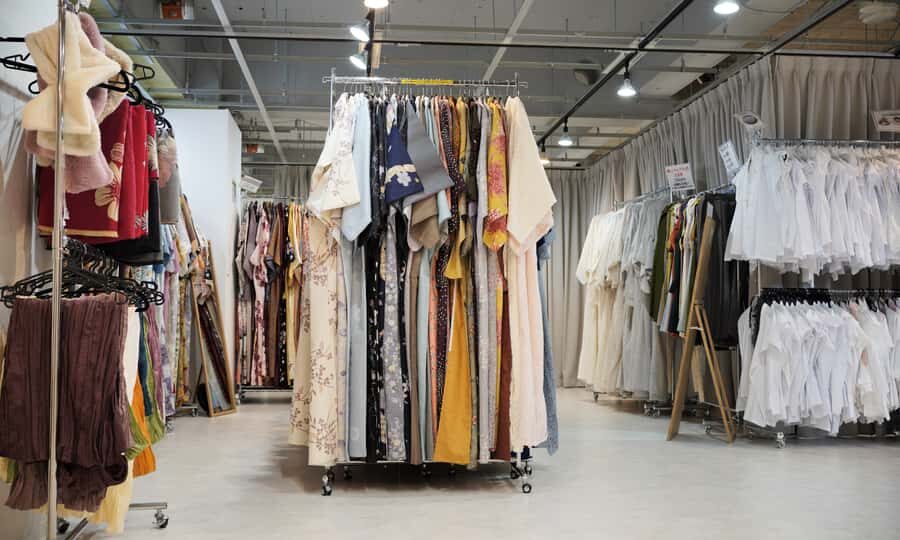 Tokyo : Kimono Rental in Asakusa Provided by RikaWafuku - Sandals, Geta, and Custom Zori: Comfort Meets Style