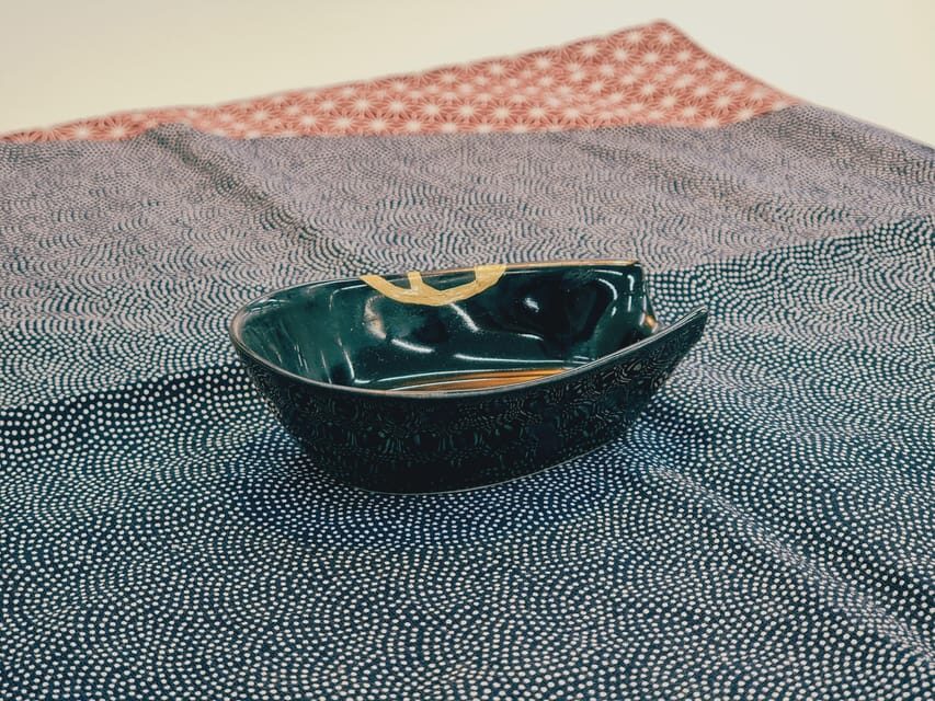 Tokyo: Kintsugi Art Repair Workshop - The Class Flow: From Taping the Break to Metallic Seams