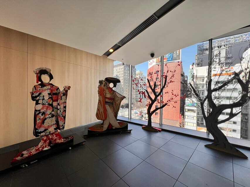 Tokyo: Learn about Japanese Traditional art KABUKI in Ginza - Meeting at Nissan Crossing and Getting Oriented Fast