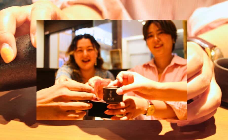 Tokyo: Locals´ Secret Food Tour // Eat like a Japanese - Stop 4: Hidden Chicken Soba Ramen With Slow-Cooked Broth