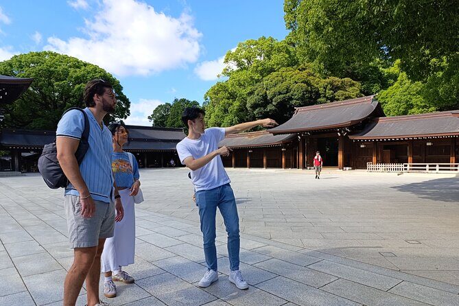 Tokyo: Meiji Shrine and Shinto Culture Walking Tour - The torii approach: big wood, big meaning