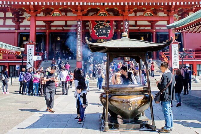Tokyo Morning Small Group Tour - Senso-ji Temple: quick orientation in a place everyone wants to see