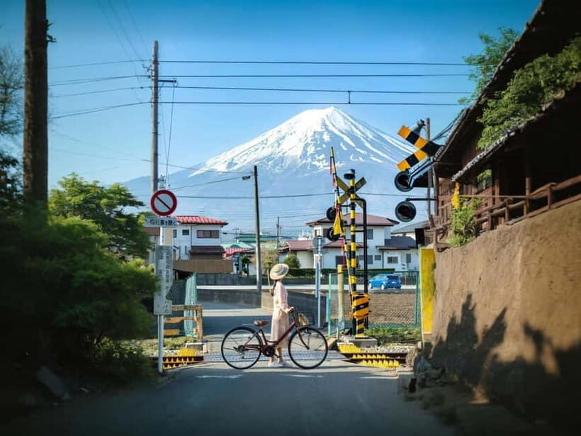 Tokyo: Mt. Fuji & Lake Kawaguchi Instagram Full Day Trip - Lake Kawaguchiko: Oishi Park Flowers or the Maple Corridor Tunnel