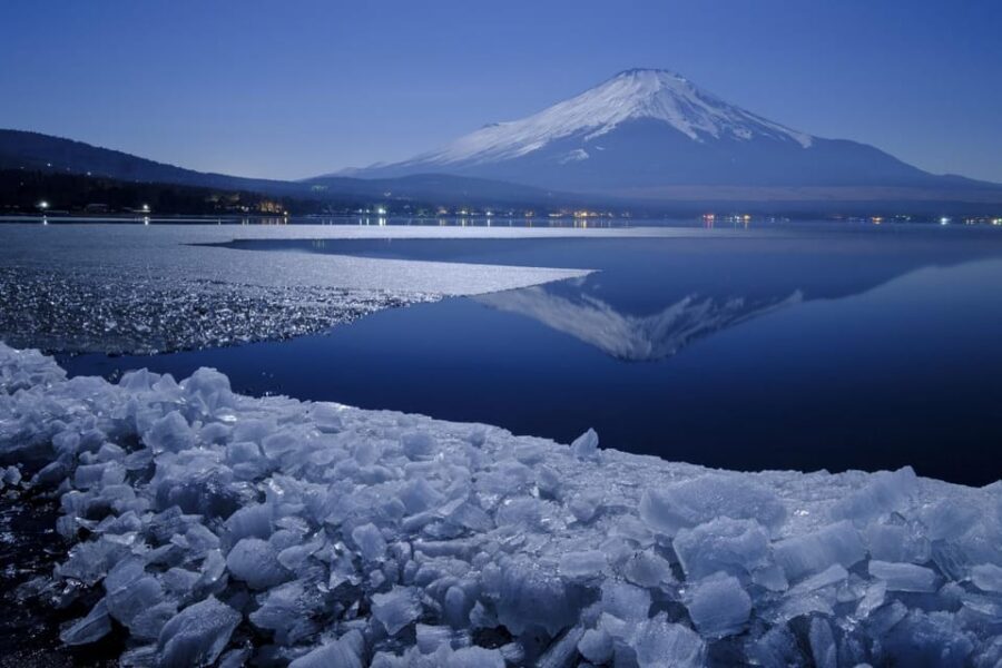 Tokyo: Mt Fuji Lake Kawaguchi & Yamanaka Hot Spring Day Tour - Oishi Park (and the Maple Corridor swap) for seasonal Fuji color