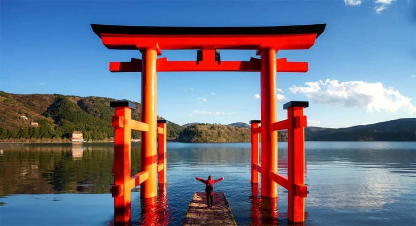 Tokyo: Mt. Fuji Tour, Hakone Ropeway, Owakudani, Lake Ashi - Heiwa no Torii and Hakone Shrine: The Lake Ashi Photo That Starts the Day