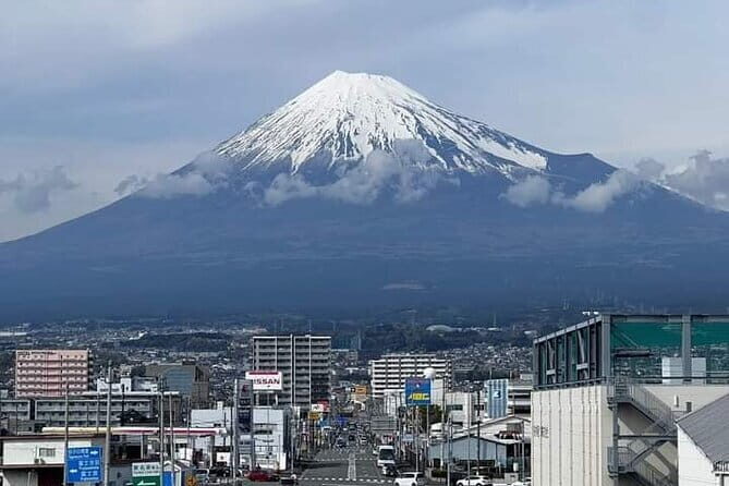 Tokyo Nagano Snow Monkey Park and Zenkoji Temple English driver - Obuse and Onsen Kannon-no-yu: Hokusai, chestnuts, and an art-shaped town