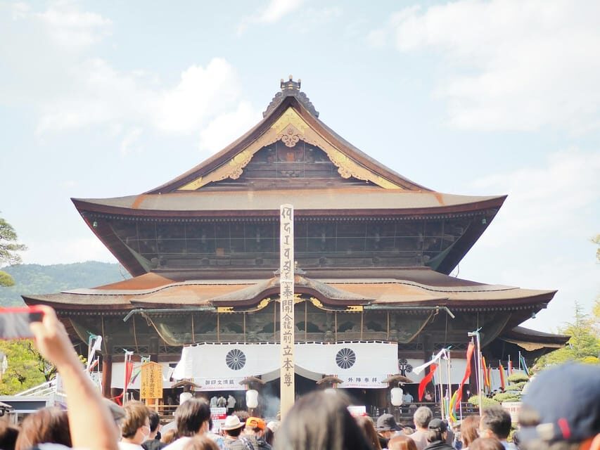 Tokyo: Nagano, Snow Monkeys and Zenko-ji Temple Private Tour - Private transportation value: $516 for up to 6, and what’s included