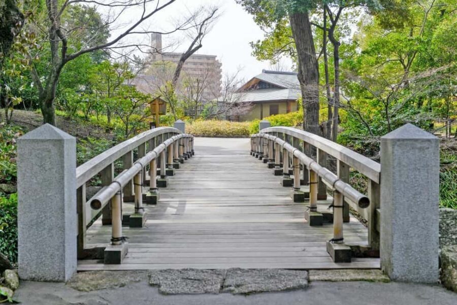 Tokyo: Nikko Trip Toshogu Shrine Kegon Falls & Lake Chuzenji - Tokyo to Nikkō: timing, walking, and what your money covers