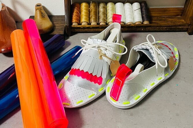 Tokyo Original Shoes Making 1 Day Workshop / Ready made orders - Waiting for the magic: how delivery during your stay works