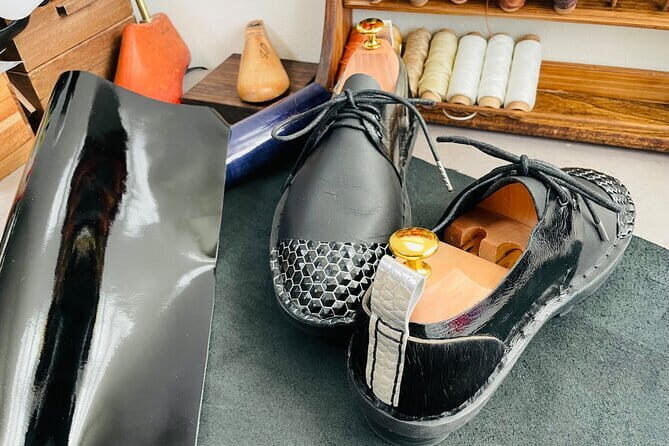 Tokyo Original Shoes Making 1 Day Workshop / Ready made orders - Getting to Jiyugaoka and meeting Leather Atelier HaruKa