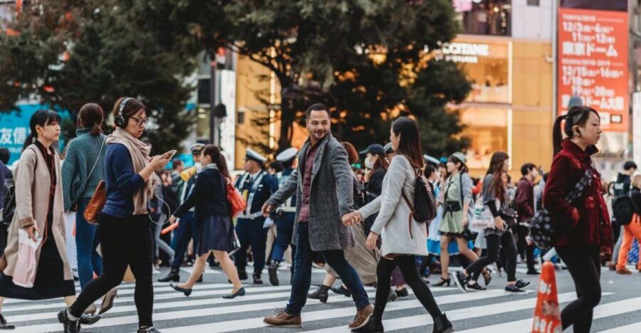 Tokyo: Photo Shoot with a Private Vacation Photographer - Finding the right Tokyo backdrops: from Shinjuku motion to Shibuya night