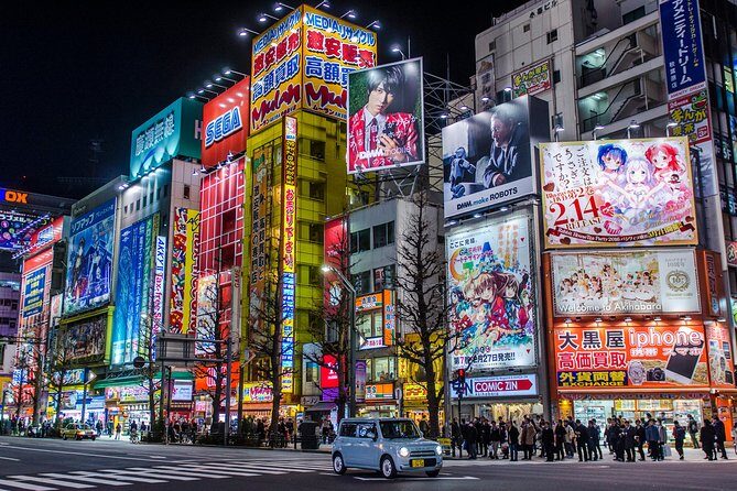 Tokyo Photography Masterclass - Private Photography Lesson - After-dark Senso-ji and calmer Asakusa paths: switching to slower storytelling