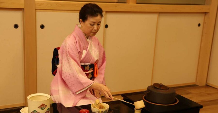 Tokyo: Practicing Zen with a Japanese Tea Ceremony - Finding the Kikai Shinko Kaikan meeting point near Tokyo Tower