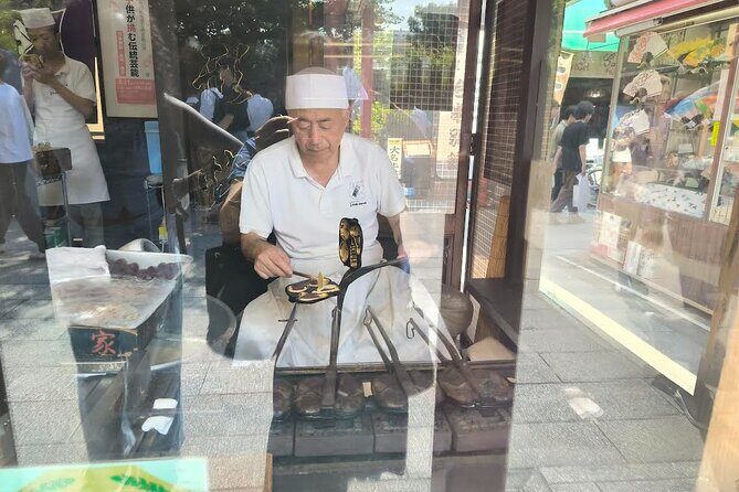 Tokyo Private Custom Tour with Local guide - A 5-hour Tokyo sampler that stays friendly