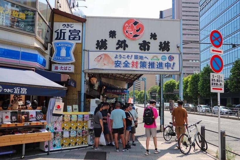 Tokyo: Private Tsukiji Street Food & Sake with Local Guide - Included food and drinks: the value math is easier than you think