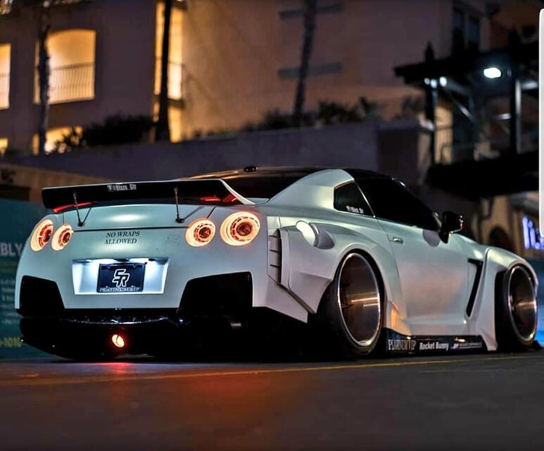 Tokyo: R35 GTR Daikoku JDM Tour (Private GTR Only Tour) - Private LibertyWalk R35 GTR: why this tour starts strong