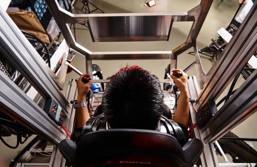 Tokyo: Robot Piloting Attraction Ticket - Small group energy: why up to 4 participants matters