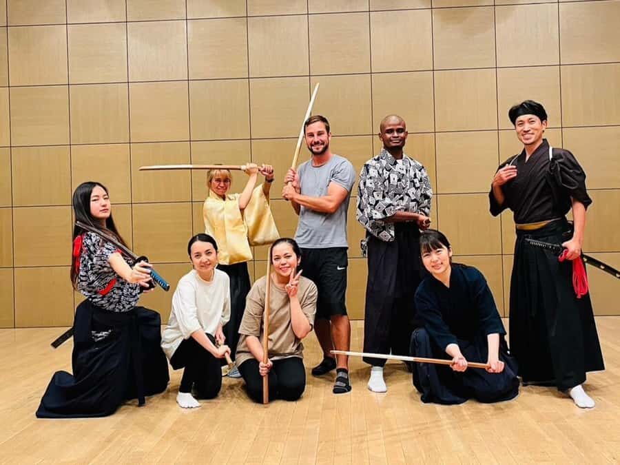 Tokyo: Samurai Experience with a real sword - Zarei etiquette and Shiden-ryu basics: the respectful start before the sword play