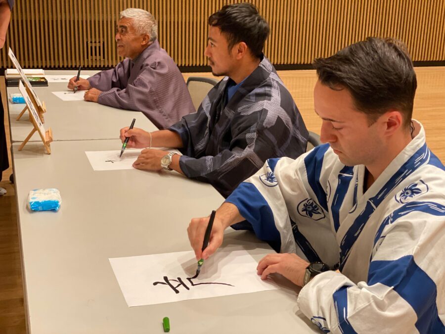 Tokyo: Samurai Experience with a real sword - Video and commemorative photos: how the souvenir is produced