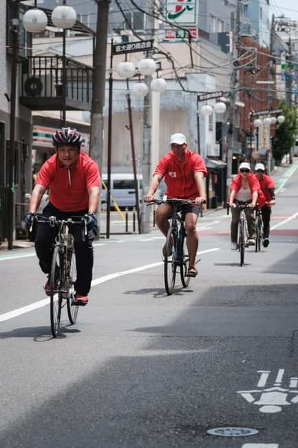 Tokyo: Shibuya Bike Tour - How the guide keeps it safe and fun (without killing your time)