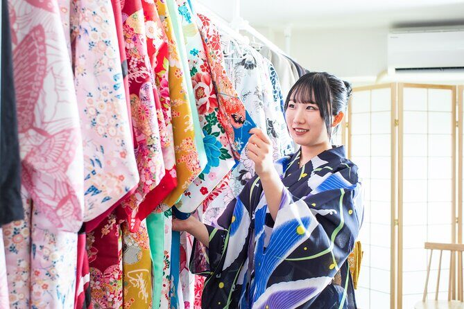 Tokyo, Shibuya: Pro Photography in KIMONO / English-friendly - Studio shooting vs Harajuku Street vs traditional gardens